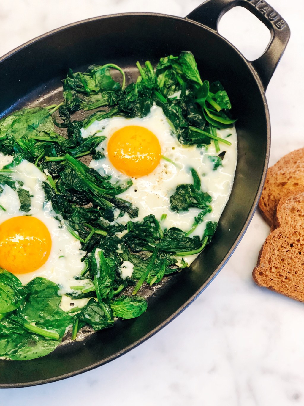 Spiegeleitjes met spinazie