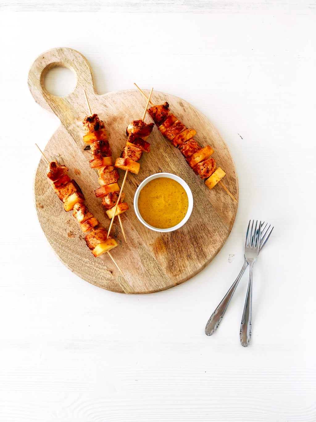 Kipbrochettes met gemarineerde ananas &&nbsp;currysausje