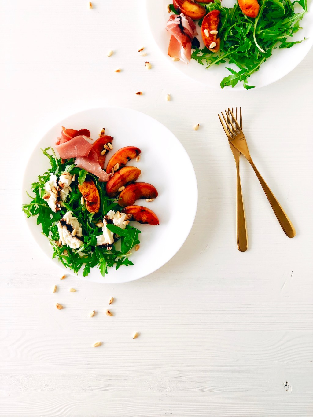 Salade met gegrilde perzik & Elixir d’Anvers Balsamico&nbsp;stroop