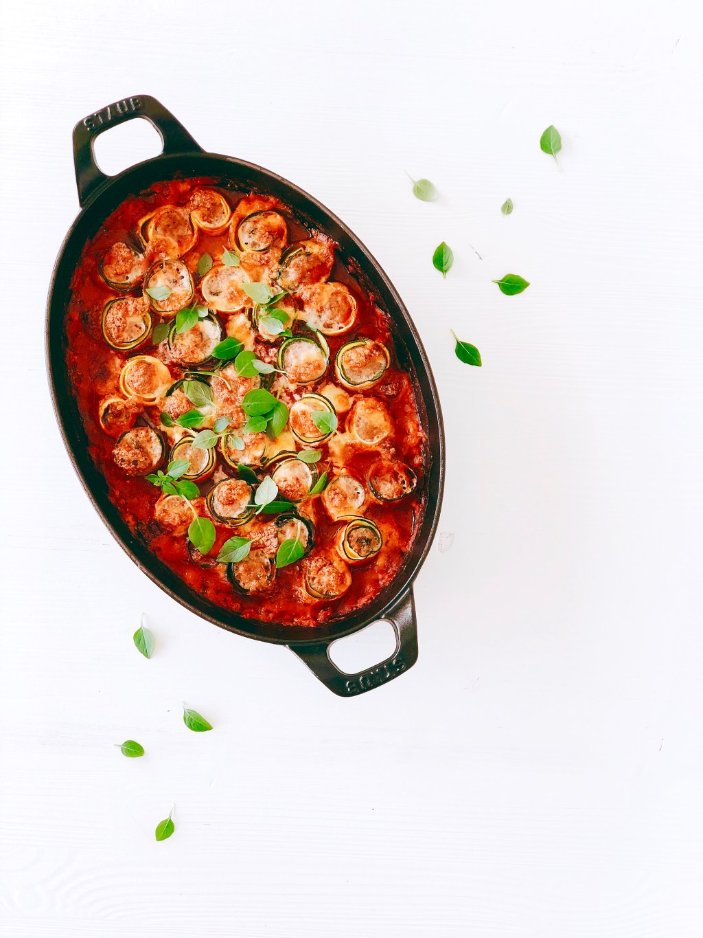 Courgetterolletjes met gehakt uit de&nbsp;oven