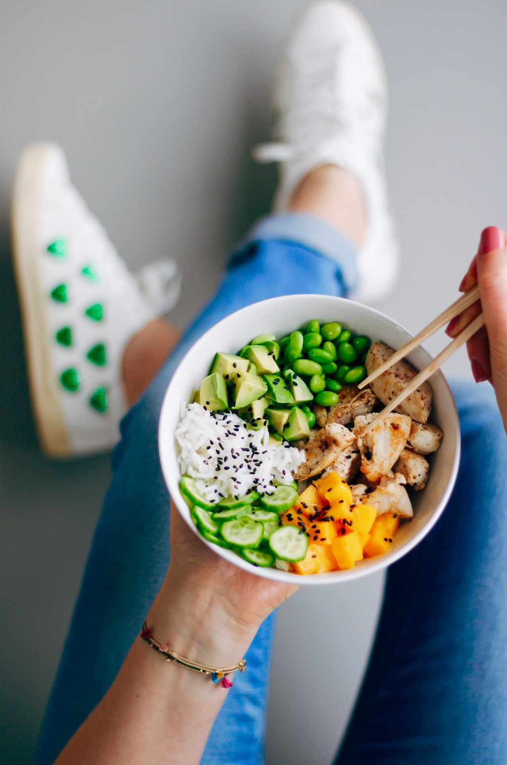 Poké bowl met kip &&nbsp;mango