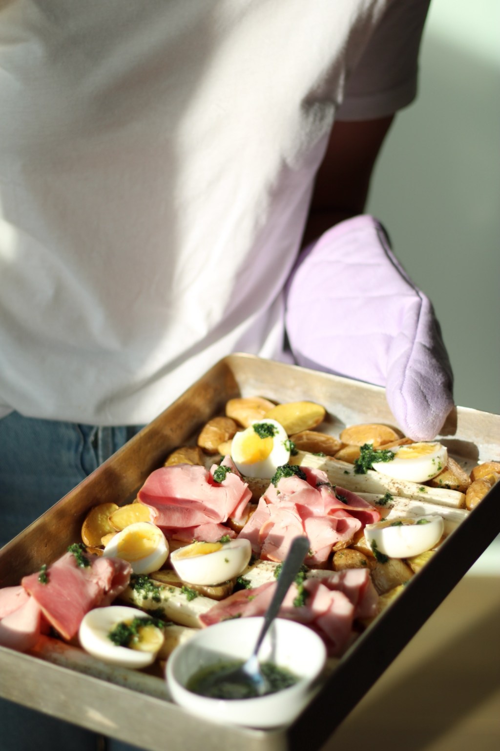 Traybake van asperges op Vlaamse&nbsp;wijze